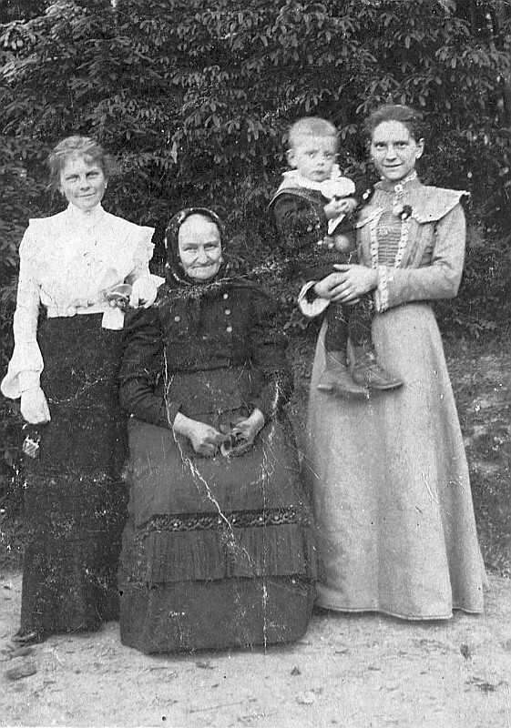 V dětství s rodinou